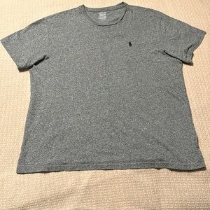 Polo Ralph Lauren, large gray T-shirt.